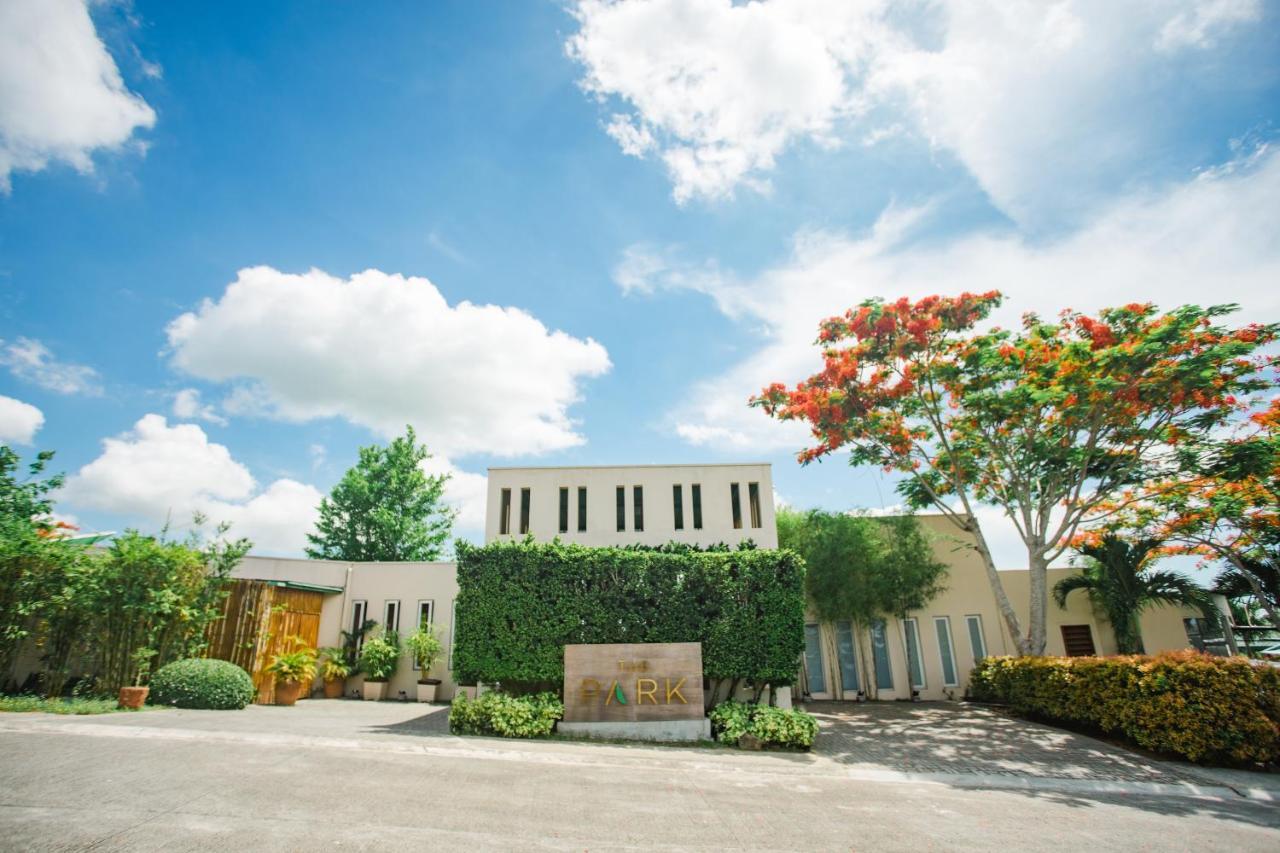 Hotel The Park - Silang Exterior foto