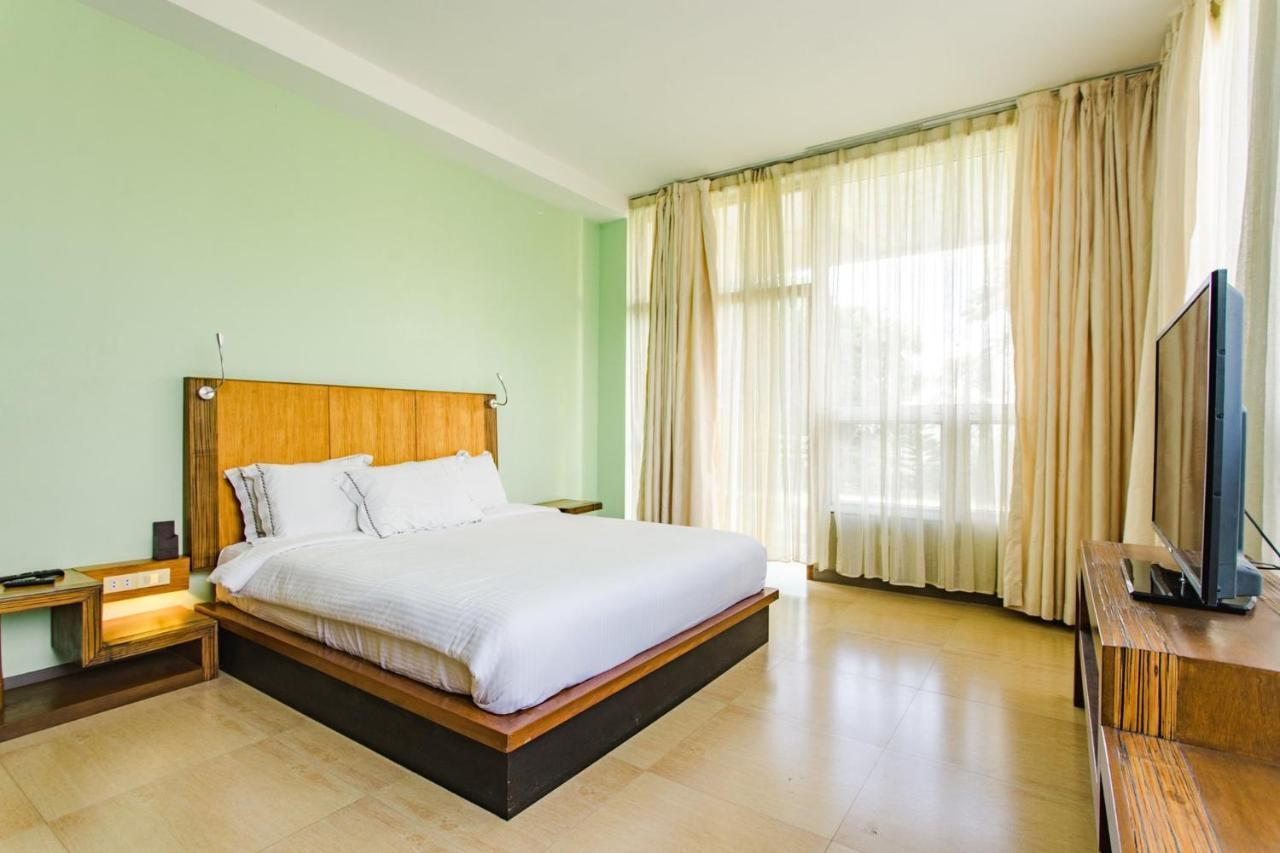 Hotel The Park - Silang Exterior foto